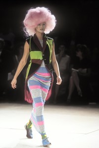 1609225415_CommedesGarcons1996WomenRTW92.thumb.jpg.517122e3b33b788ef2d1625bf9b3599e.jpg