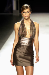 1618372193_CarmenMarcValvoFW2001NYFW2.thumb.jpg.810c78a8e26277ac695ed8becb477d3a.jpg