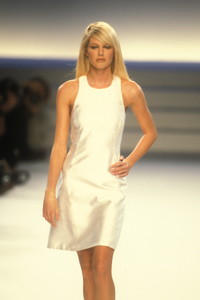 162238628_RalphLauren1996WomenRTW101.thumb.jpg.5446b05ccfa18e063f5e5135e875a581.jpg