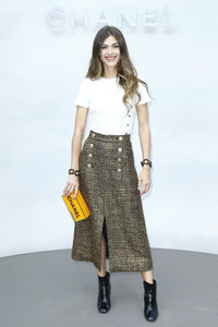 Elisa+Sednaoui+Chanel+Photocall+Paris+Fashion+f0Vh3pjgA4Ix.jpg