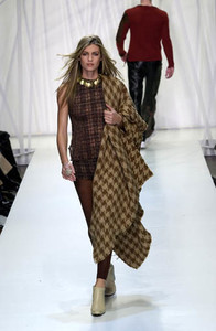 177007267_CustoBarcelonaFW2001NYFW4.thumb.jpg.eb5e5e777d25013277457c4f1f975fc3.jpg