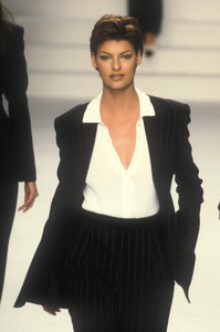 1875074499_RalphLauren1996WomenRTW17.thumb.jpg.ec1304e7a56cc0672c206c8859a6bc99.jpg