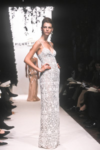 1877379257_PierreBalmain1998HauteCouture45.thumb.jpg.be5c71830b64d9b2b5d2e6363bd71f88.jpg