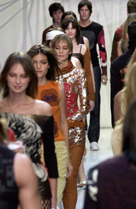 190201004_CustoBarcelonaFW2001NYFW18.thumb.jpg.5395e49fe3f85b7c1076adc2c045280e.jpg