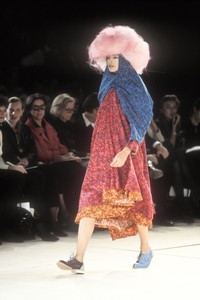 1937614955_CommedesGarcons1996WomenRTW87.thumb.jpg.2d94c1fe6f8feb482f9da224bf5b8d2a.jpg