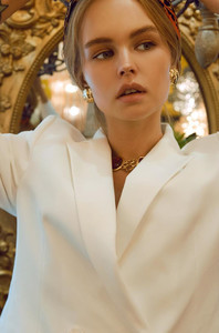 1952636902_herIG205shot20180624(DTconfirmed)@TwinsGardenMoscow(cropped59kbsource).thumb.jpg.280f6f3be2b332478327f13371da4da4.jpg