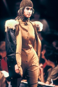 2080500340_JeanPaulGaultier1990WomenRTW136.thumb.jpg.686cb48b4be1c65431d01b8fec0e7601.jpg