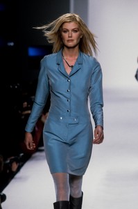 2147309867_NicoleMiller1996WomenRTW74.thumb.jpg.1c1d2359a2da5480e5cbfa4e6c60b8b2.jpg