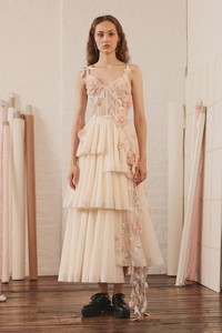 29-alexander-mcqueen-resort-2018.thumb.jpg.ddd9e8de42e418cd1e887b4288424b29.jpg