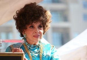 Gina+Lollobrigida+Gina+Lollobrigida+Honored+q0c9yhMhVjAx.jpg