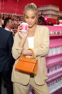 Jasmine+Sanders+Celebrities+VIPs+Join+Beautyblender+XelCvzwfhQ2x.jpg