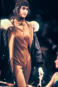 320902273_JeanPaulGaultier1990WomenRTW112.thumb.jpg.574016219f551b29be0654aedbbbc663.jpg