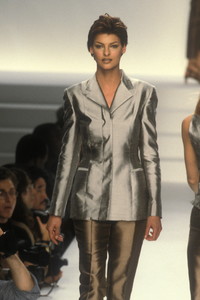 327069714_RalphLauren1996WomenRTW91.thumb.jpg.3372000a19d774d9473ebf3c536bc651.jpg