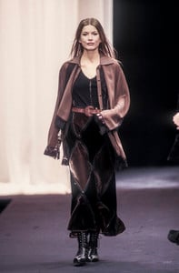 333395133_AlbertaFerretti1993WomenRTW74.thumb.jpg.44685578c4f34087a177949299cbf4b2.jpg