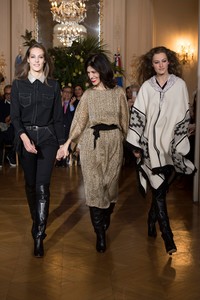 34-vanessa-seward-fall-winter-2018.thumb.jpg.b8b7ade8c343b49f6f631bb6490d7b51.jpg