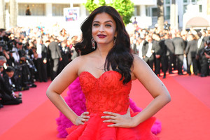 Aishwarya+Rai+120+Beats+Per+Minute+120+Battements+Ix-heUezDKAx.jpg