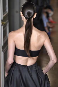 452159182_ValentinoFW2018PHC5.thumb.jpg.39b4d5bc6852390528cc62366ac8d071.jpg