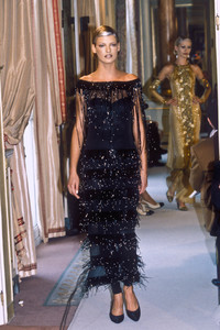 45391155_Chanel1996HauteCouture50.thumb.jpg.bab219d428ea8745bf739e83ca93f90b.jpg