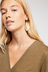 47944434_236_c.jpg