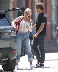 4D7579C200000578-5867381-She_taught_him_well_Christie_Brinkley_s_son_Jack_was_the_ultimat-m-211_1529531394079.jpg