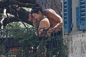 4DD3C57B00000578-5907211-Lovebirds_The_couple_have_been_dating_since_2016-a-51_1530483856347.jpg