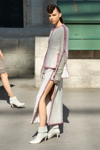 Lea Julian Chanel Fall 2018 Couture.jpg