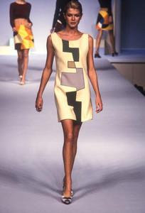 631504504_LauraBiagiotti1997WomenRTW137.thumb.jpg.d2f8fb7402754fb2dc7d54d7d3b4b5db.jpg