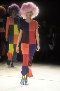 632705914_CommedesGarcons1996WomenRTW38.thumb.jpg.fa63702e704a1cd1ea5da2f45355fbcc.jpg