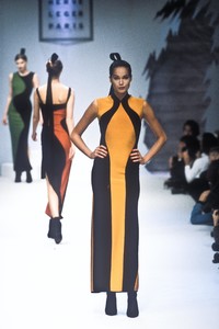 711984733_HerveLeger1996WomenRTW99.thumb.jpg.477dfba664ba6c4fb461e44483e54860.jpg