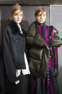 719366542_sacai-bks-v-rf18-0511(1).thumb.jpg.6f7025994a19b31af26efe3fa82cd712.jpg