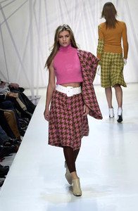 734632484_CustoBarcelonaFW2001NYFW1.thumb.jpg.72f793ceaade92265e694ed746d9ab91.jpg