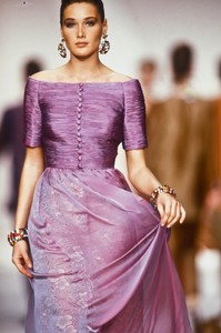 766837717_Valentino1990WomenRTW168.thumb.jpg.dc0ba4d7cfae120bfdddf0776903f0eb.jpg