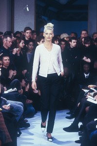 809033159_HelmutLang1995WomenRTW15.thumb.jpg.97a27943a5aa59cec3366ed00a9c7ccf.jpg