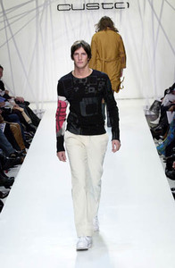 970267936_CustoBarcelonaFW2001NYFW10.thumb.jpg.9babc4ddc789e86168796bd89c7a8345.jpg