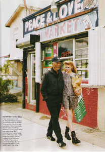 97423437_Lara_Stone_Takin_It_To_The_Streets_Weber_Vogue_US_June_2009_107.thumb.jpg.3a7e09698c380d15cd011ca3a886a09b.jpg