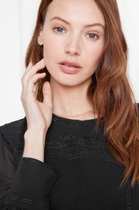 ANINE-BING-ZELDA-BLOUSE-BLACK-AB44-037-08_0081.thumb.jpg.8c1f612ee1d82d9ea8c27f883aa88f26.jpg