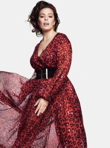 Ashley-Graham-Marina-Rinaldi-Fall-2018-Campaign07.thumb.jpg.e4d5aa92c9c85d5fede0cbbb12efdfa6.jpg