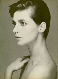 Avedon_Vogue_US_November_1982_14.thumb.jpg.e0aec3c66c0d59ff8165809b76daf28b.jpg