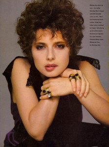 Avedon_Vogue_US_November_1982_16.thumb.jpg.2443b5b6acdce5411881210a9b933b9a.jpg