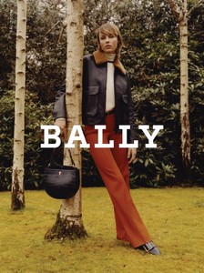 Bally-Fall-Winter-2018-Campaign02.thumb.jpg.c5d890abe26616ab3a31945d86681e50.jpg