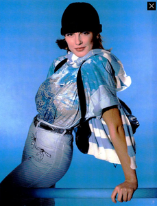 Barbieri_Blumarine_Spring_Summer_1985_12.thumb.png.76723e3c51d86717273918f3c386c835.png