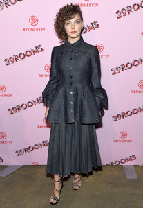 Camren-Bicondova-2976374.jpg