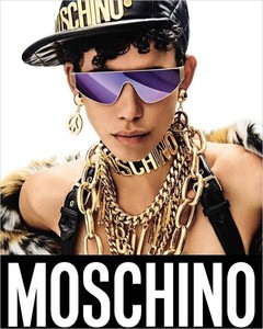 Dilone-Moschino-Eyewear-FW18-01-620x774.thumb.jpg.67f5147e6af9636290ae0629b2f7ffba.jpg