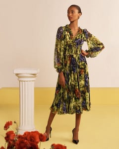 Dolce-Gabbana-Long-Sleeve-Ruched-Waist-V-Neck-Grape-Print-Midi-Dress.thumb.jpg.c6da77b5d9ade98c74a8f25d45a0628e.jpg