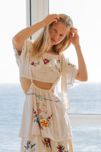 Dollhouse_Crop_4.jpg