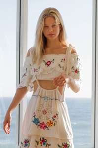 Dollhouse_Crop_8.jpg