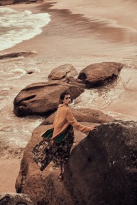 ELLE-Indonesia-August-2018-Zoe-Barnard-by-Jeremy-Choh-20.thumb.jpg.1186e6481f25ca66663599059c007b6b.jpg