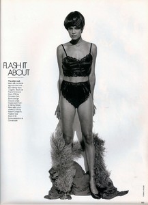 ELLE_uk_dec_1989_26.thumb.jpg.5e2e721cc1dc2332b7346c99a22898eb.jpg