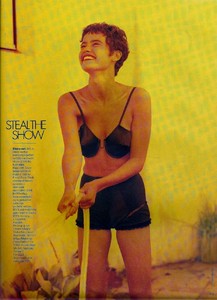 ELLE_uk_dec_1989_36.thumb.jpg.9121f5dc8e09a1cc6e4174472a525209.jpg