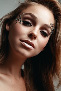 Elizabeth-Turner-Jeff-Tse-Makeup-Exclusive09.thumb.jpg.55573cc791dcd6b80f9fa3a777526b8f.jpg